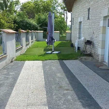 Le Chant Des Oiseaux Pouant Exterior photo